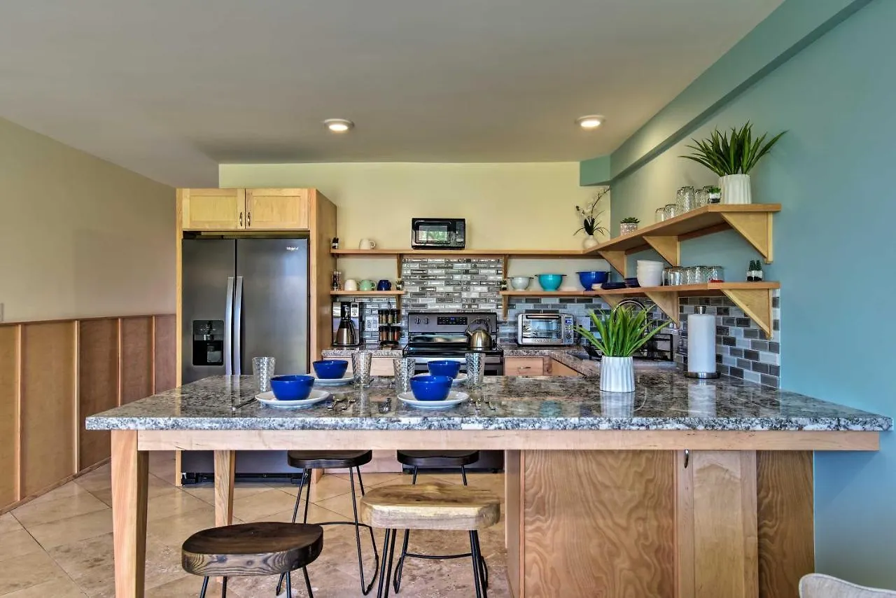 Condo With Lanai At Beginning Of Road To Hana! Paia Apartment