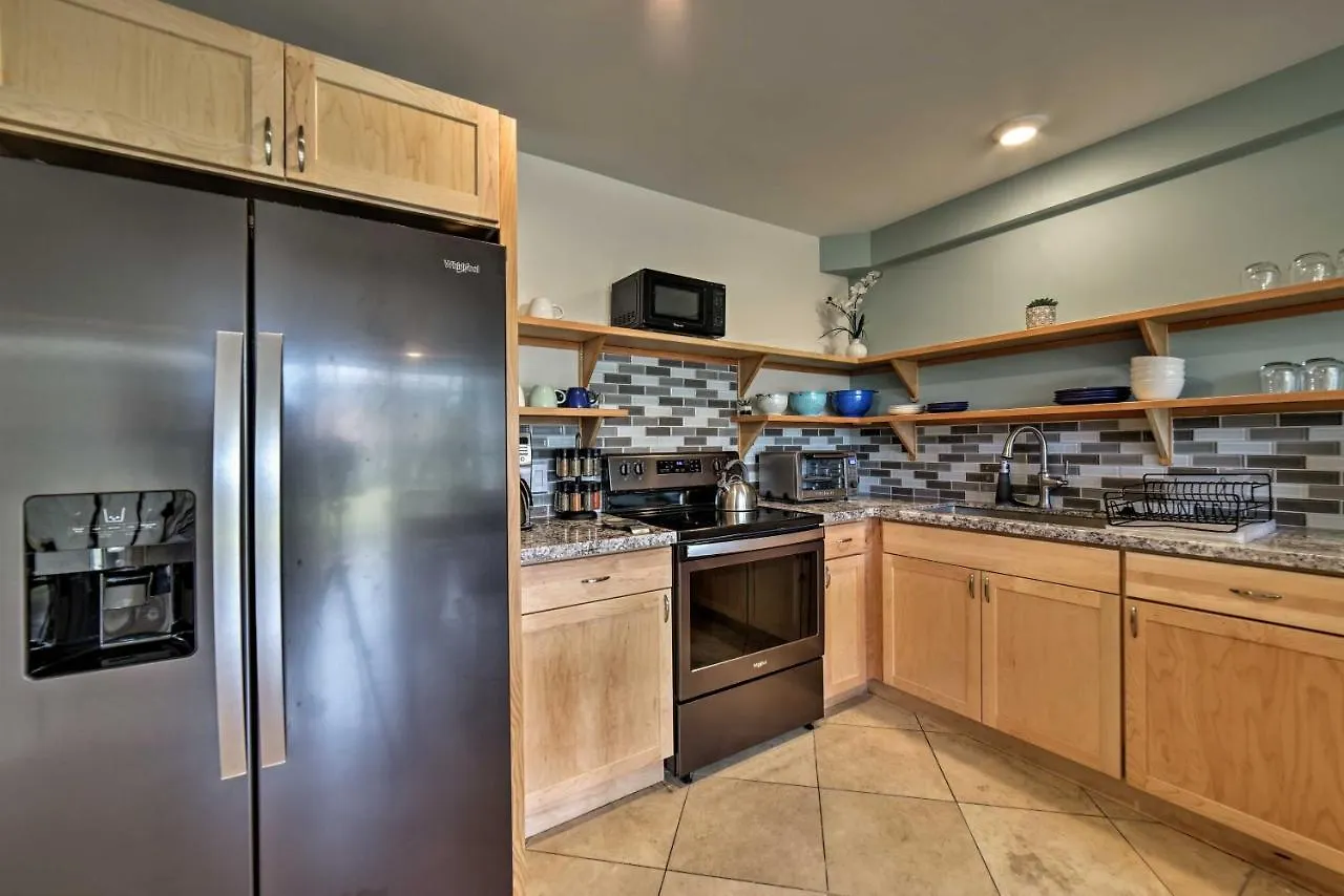 Condo With Lanai At Beginning Of Road To Hana! Paia Apartment